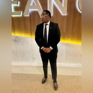 Meet your Posher, Brian